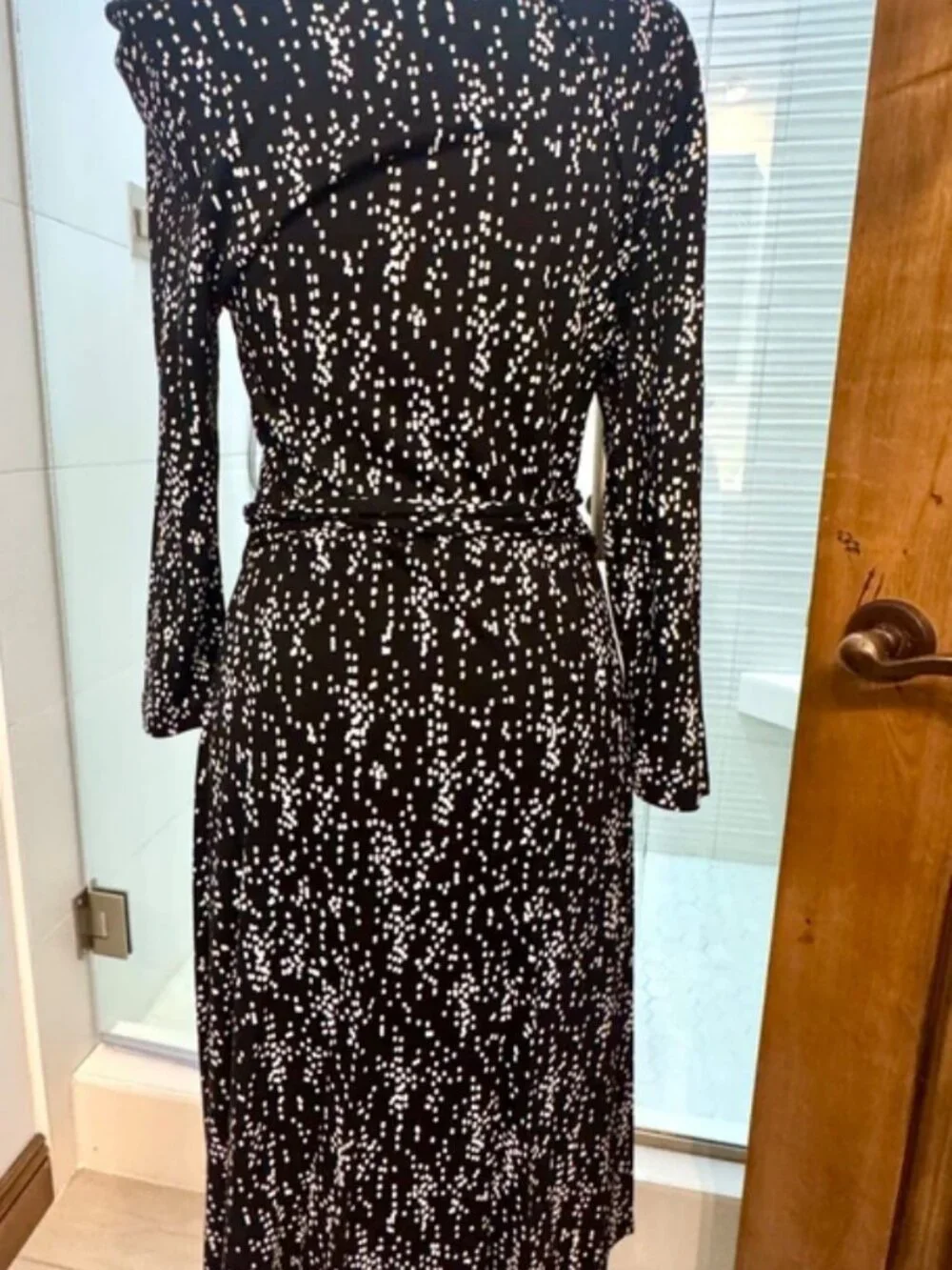 Long sleeve wrap dress in Black & white print from the gap women's size medium
